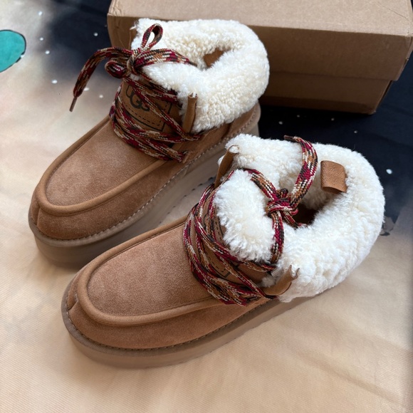 UGG Womens Funkarra Cabin Cuff Boots - Picture 4 of 8